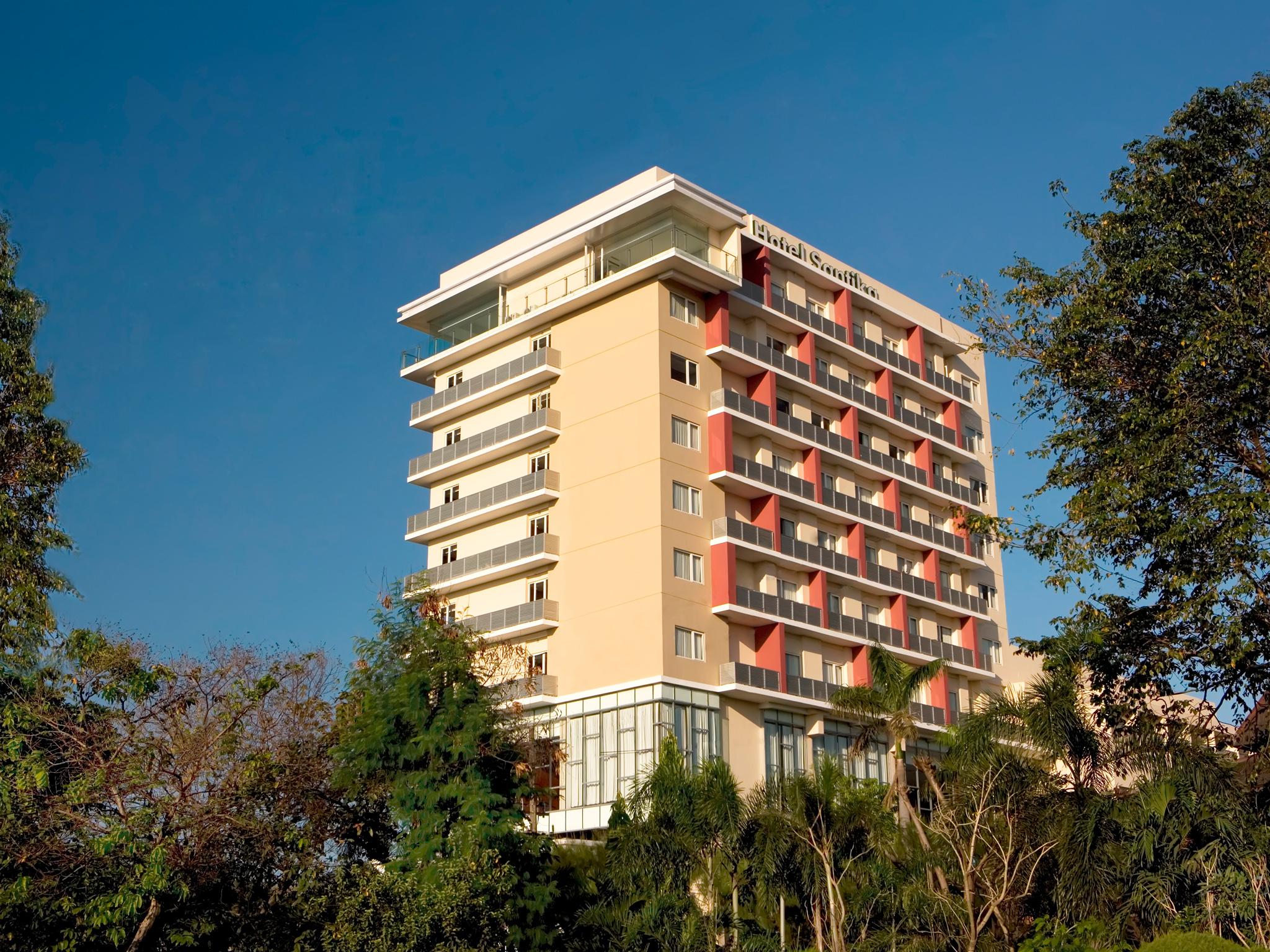 The Capital Hotel Surabaya Exterior photo