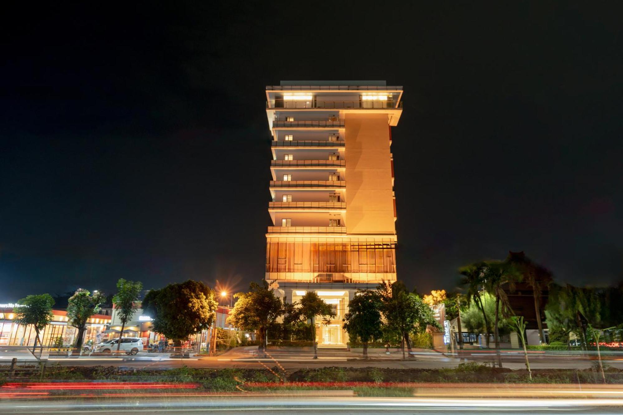 The Capital Hotel Surabaya Exterior photo